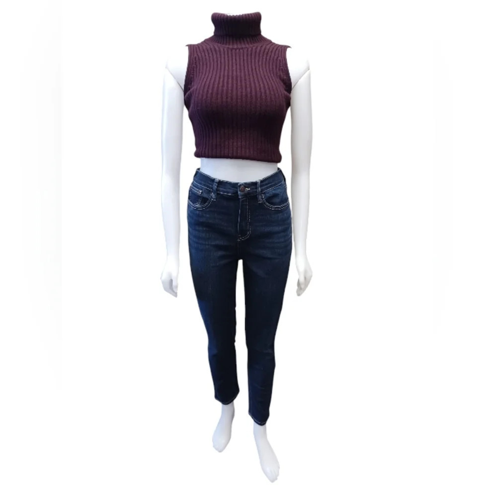 Calvin Klein EUC Darkwash High Rise Skinny Jeans Size 8